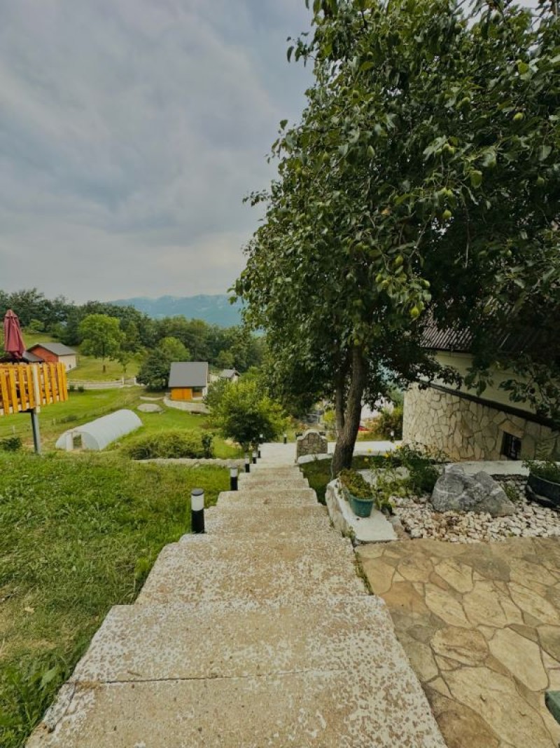 https://mnevillage.gov.me/app/storage/gallery/6ee3d43a7af778e4d35b721b61bb128e.jpg