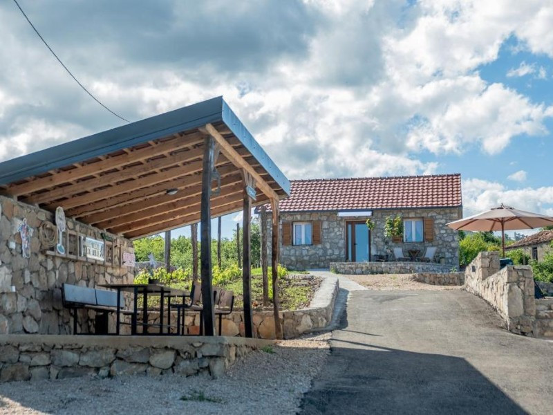 SEOSKO DOMAĆINSTVO „STARA KRUŠKA” 2
