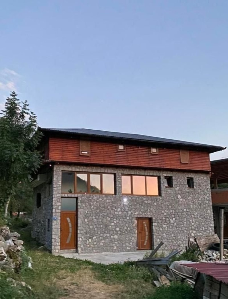 DORFHAUSHALT “ SHPIJA E GJYSHIT VUTHAJ – ĐEDOVA KUĆA“
