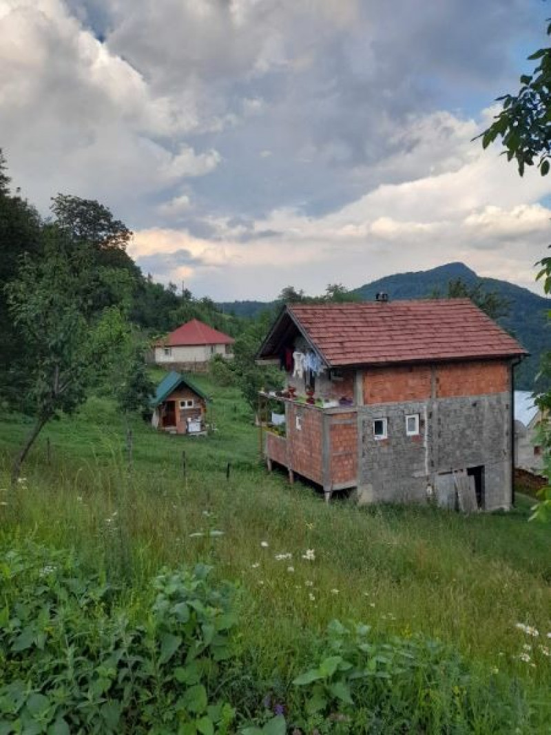 DORFHAUSHALT “KUĆA ISPOD BRIJEGA”