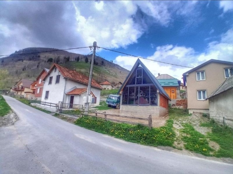 SEOSKO DOMAĆINSTVO "KUĆA PORED RIJEKE" 1