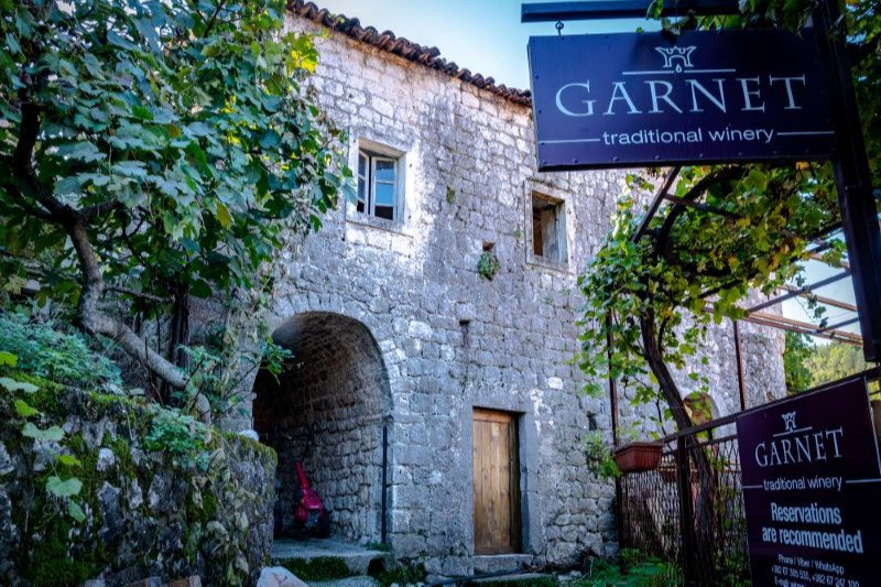 SEOSKO DOMAĆINSTVO „GARNET”