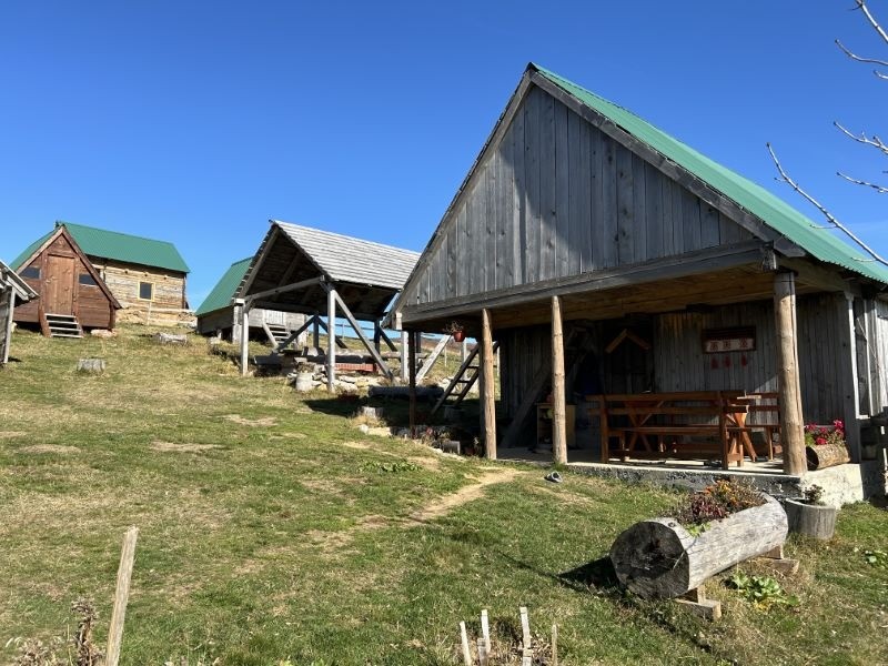 DORFHAUSHALT “STARO KATUNIŠTE”