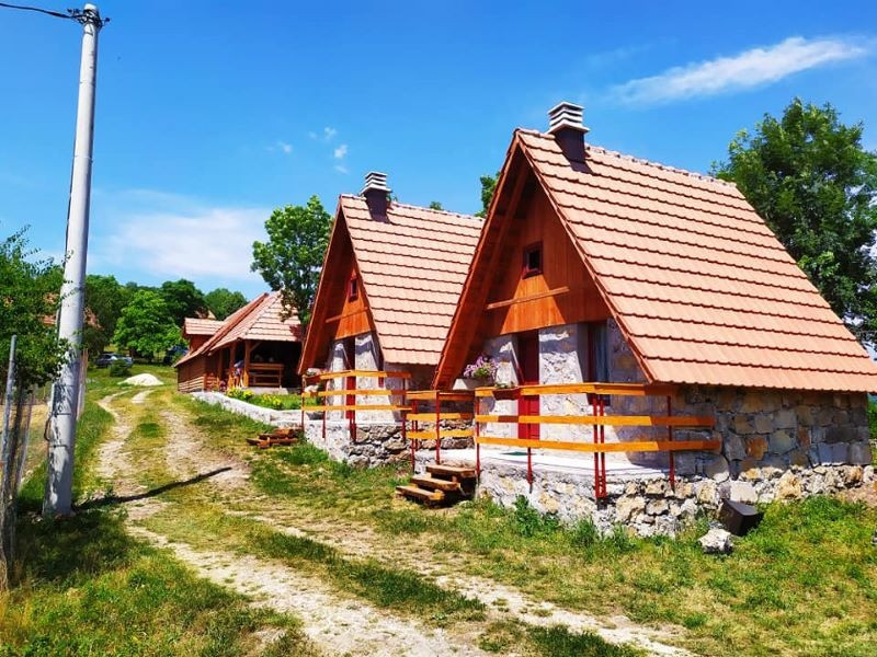 SEOSKO DOMAĆINSTVO „IMANJE JELEN”