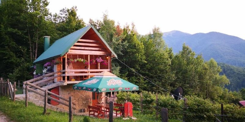 “KOLIBA PČELICA” RURAL HOUSEHOLD