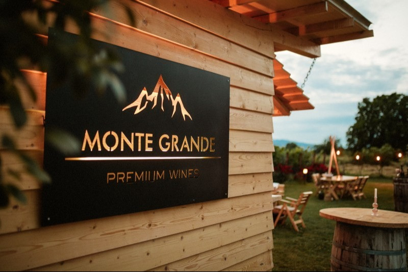 SEOSKO DOMAĆINSTVO "MONTE GRANDE WINERY" 1